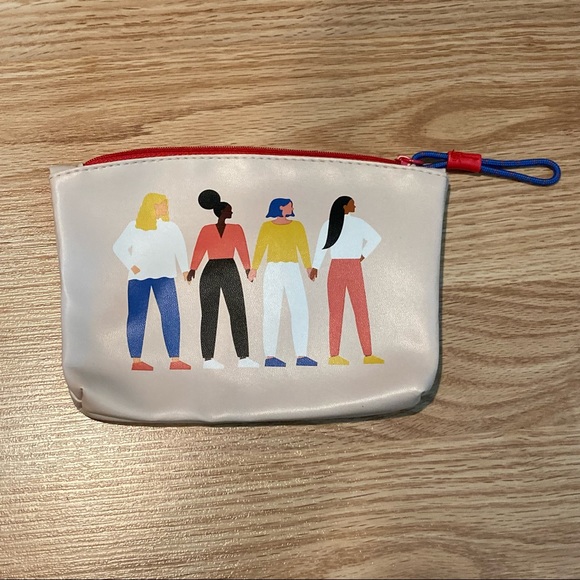 ipsy Handbags - Ipsy‎ Confidence Comes from Within Makeup Bag